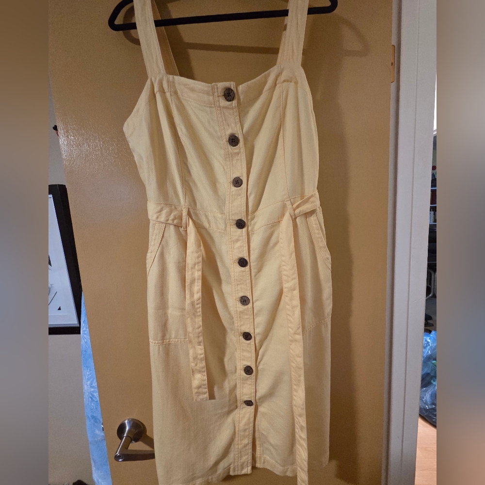 Size XL Vero Moda Butter Yellow Button-Down Dress
